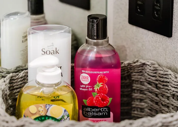 2 Bed Modern Flat, Castlefield, Citycentre, Parking, Self-checkin, Sleeps 4, Balcony, Wifi, Views 아파트 맨체스터