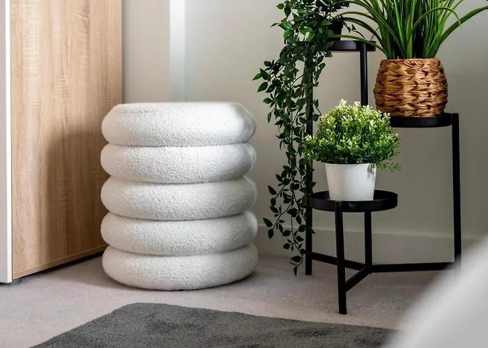 Apartment Center 28 Day Perks From May, Family And Business Travel Hideaway,parking, Walking Distance To Amenities