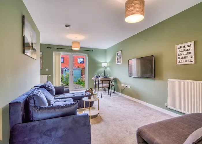 Stylish 2-bedroom In Salford - 5 Guests *