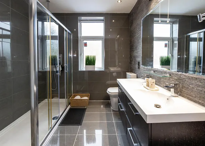 Willa Modern 4 Bedroom Victorian Private Detached Close To *