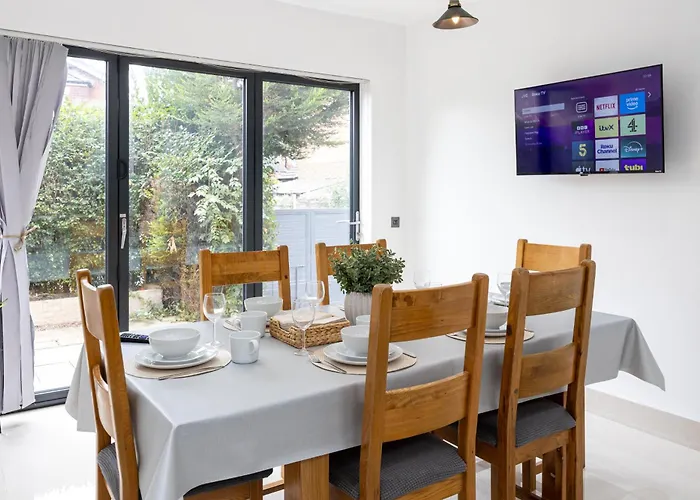 Willa Modern 4 Bedroom Victorian Private Detached Close To