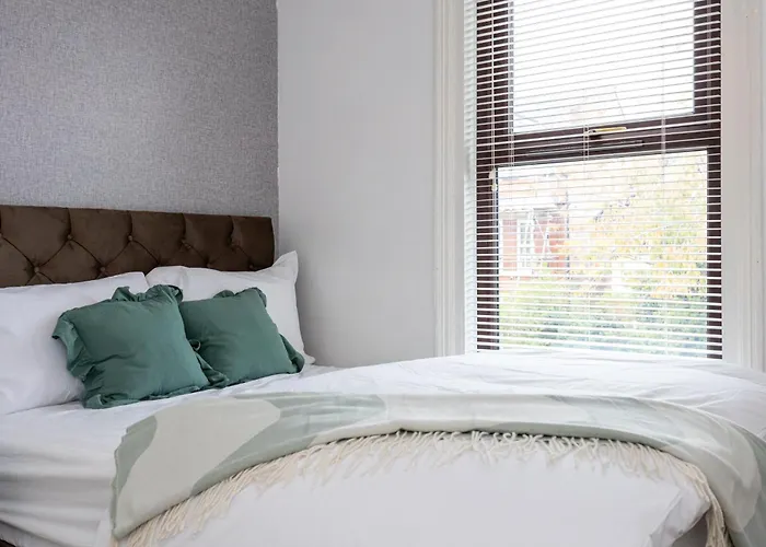 Willa Modern 4 Bedroom Victorian Private Detached Close To