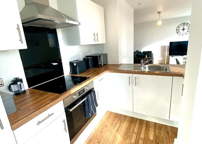 Lux Stylish 2 Bed High Rise With Parking And Balcony Manchester