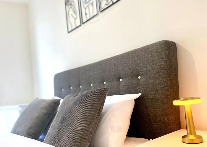 Apartament Lux Stylish 2 Bed High Rise With Parking And Balcony *