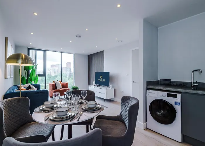 Apartamento Modern 2br Parking Great Location & Amenities Mánchester