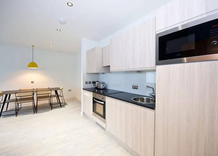 Staycity Piccadilly Aparthotel 4*