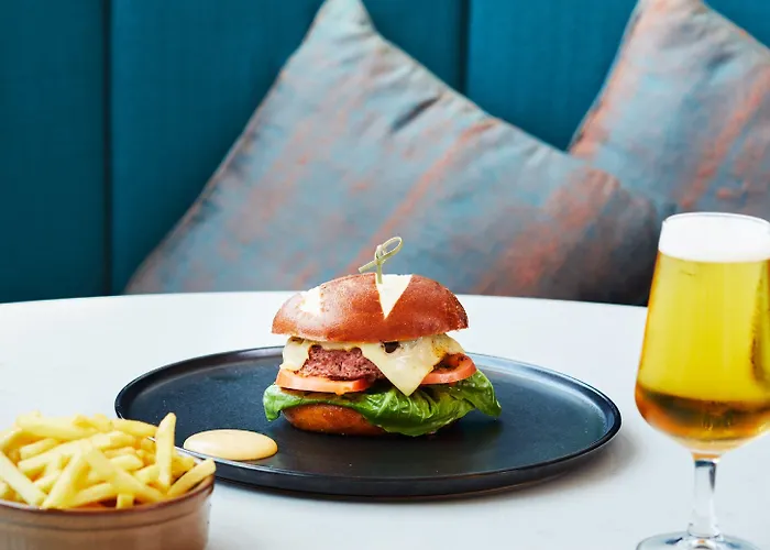 Hyatt Regency 4* Mánchester