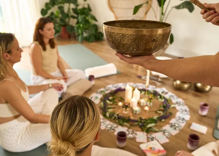 Chic Family With Garden Fire Pit & Event Space, Hot Tub 度假居 *