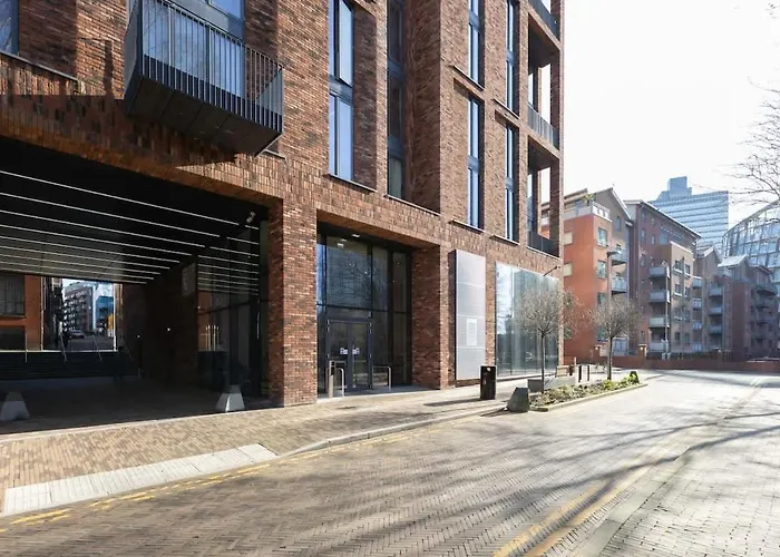 Park View 3 Bed Ensuite Only 5 Min Walk To Arndale Mánchester