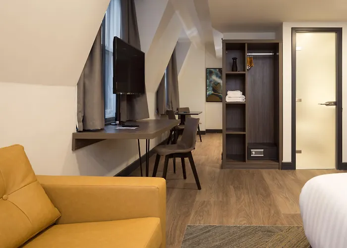 Roomzzz Victoria شقة فندقية مانشستر