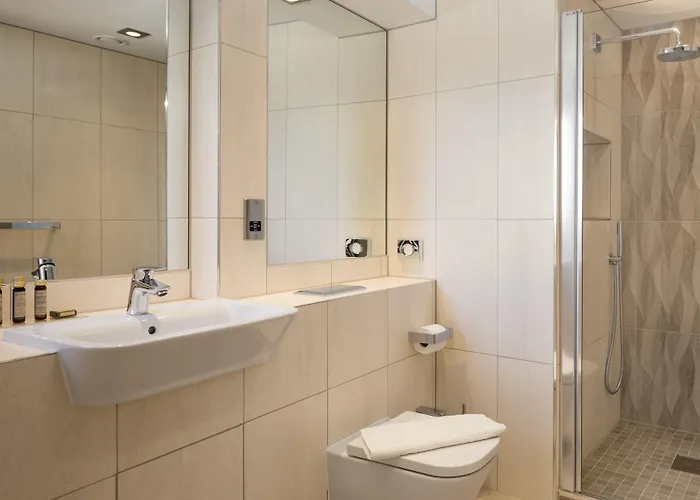 Roomzzz Victoria شقة فندقية