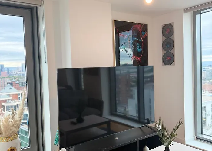 Sky View Centre Luxury Apartment *