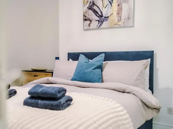 شقة Sleep7, Pool Table, Ttennis, Free Parking, 3br مانشستر