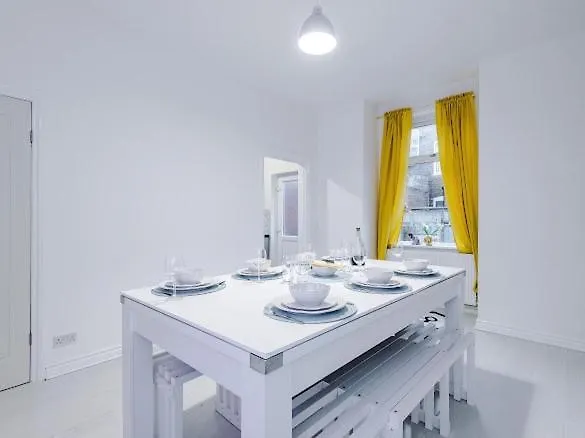 Sleep7, Pool Table, Ttennis, Free Parking, 3br * مانشستر