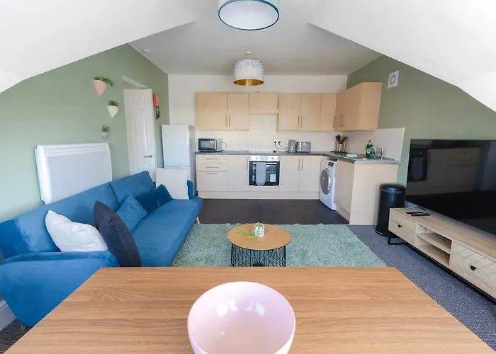 Apartment Joyful Management -top Floor With Feel Deco In M16 Manchester