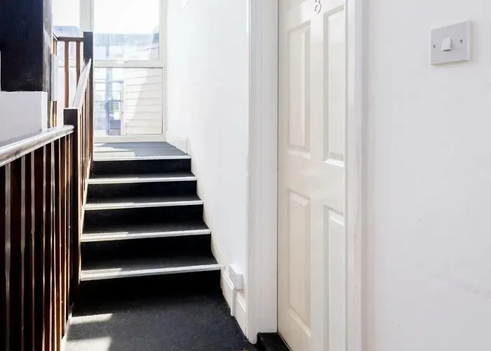 Joyful Management -top Floor With Feel Deco In M16 * Manchester