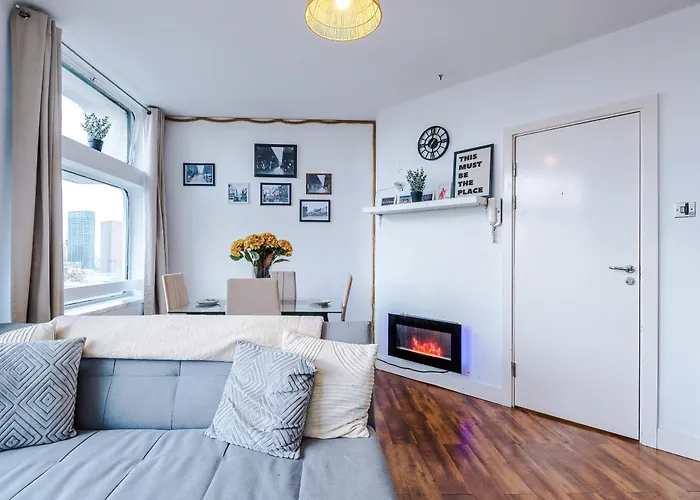 2br Heights Sleeps 7 Parking & Wifi * Manchester