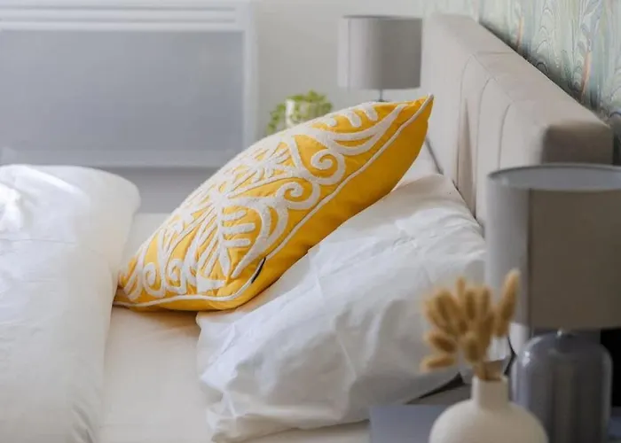 Apartment Joyful Management -top Floor With Feel Deco In M16 *