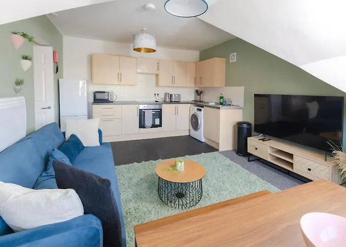 Apartment Joyful Management -top Floor With Feel Deco In M16