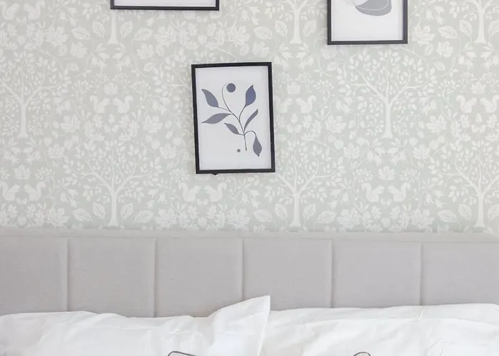 Apartment Joyful Management -top Floor With Feel Deco In M16 Manchester