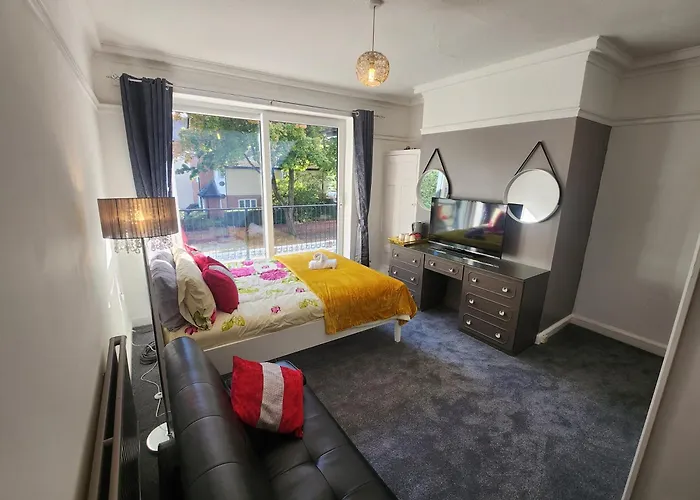 Δωμάτια σε οικογενειακή κατοικία Luxury Free Wifi Old Trafford *