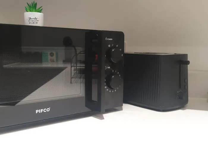 Bee Cosy - Near Train Stations And Shopping Centre With Paid Private Parking, 500mbps Internet And Netflix شقة مانشستر