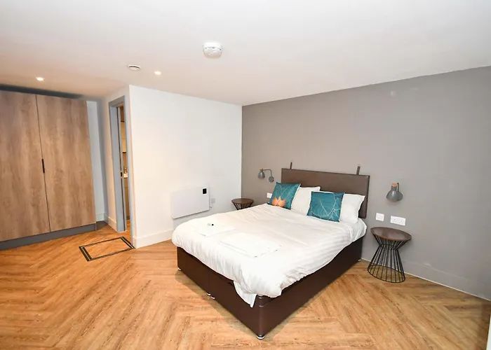 Lovely 3bed Flat In W Security * Manchester