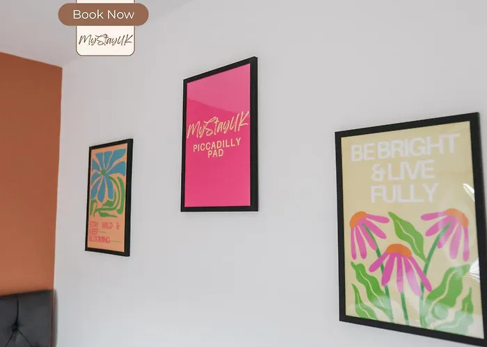 Modern City-Centre Home | Sleeps 12 | Free Parking Manchester