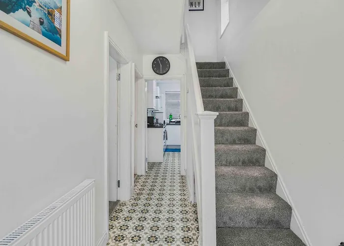 Guestready - Charming Retreat With Private Patio Konukevi Manchester