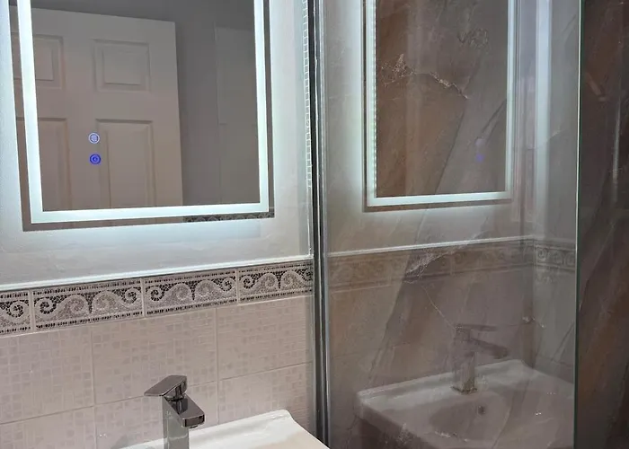 Stunning House In Chorlton Ferienhaus *