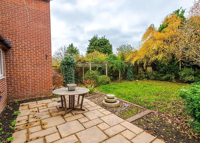 Luxury 5br Near Airport Wifi *