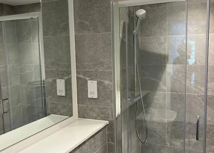 Apartament Joyful Group - Stylish 2 Bedroom Duplex With Sofa Bed In Salford M5 Manchester