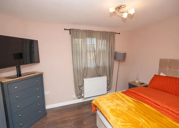 Elegant And Modern 3 Double Bedroom Near Centre Entire House Parking Oda ve Kahvaltı *