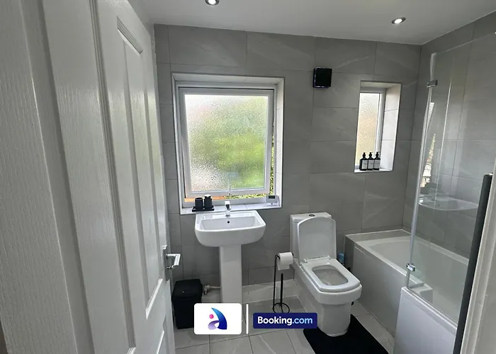 아파트 Sleeps 5 Ideal For Work Trips Up To 40 Percent Off Old Trafford Modern