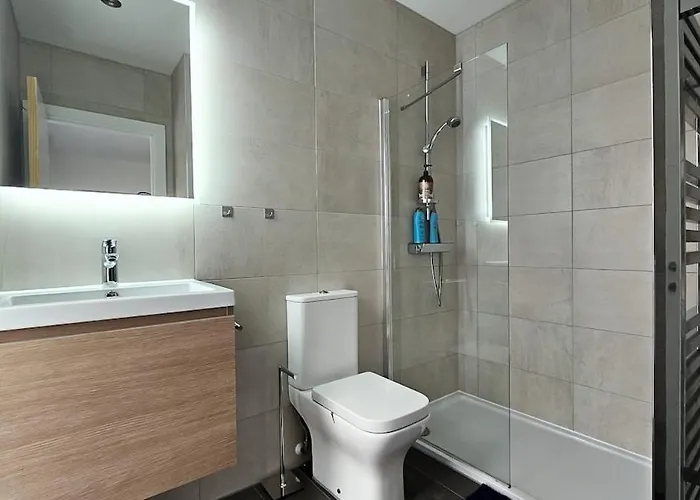 Modern 4br Townhouse - Rooftop - Hot Tub * Manchester