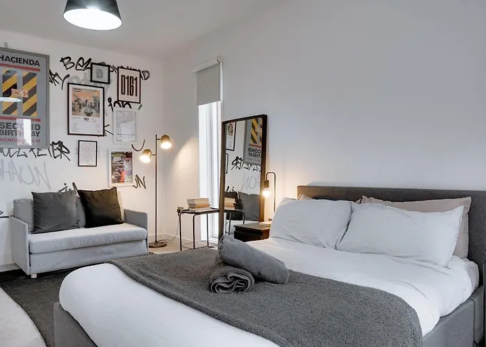 Modern 4br Townhouse - Rooftop - Hot Tub *