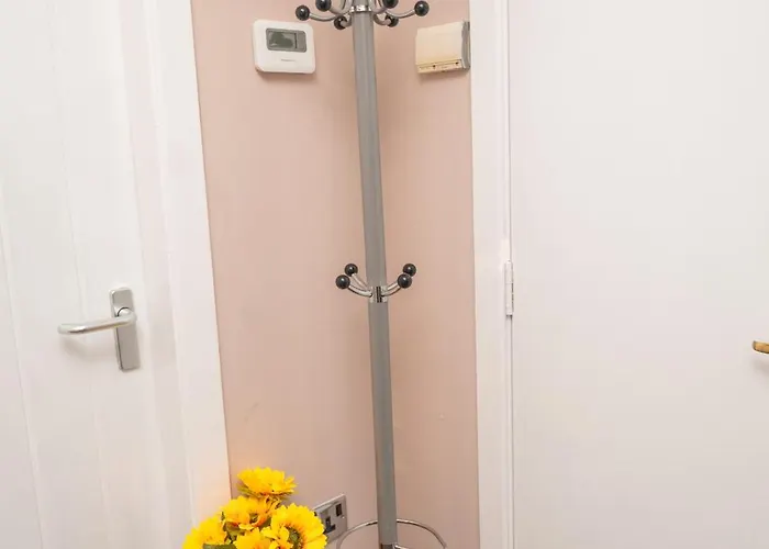 Elegant And Modern 3 Double Bedroom Near Centre Entire House Parking Oda ve Kahvaltı