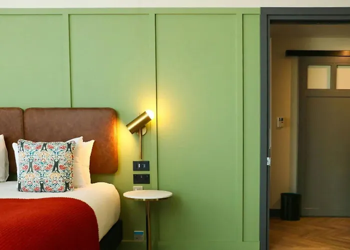 Otel The Reach At Piccadilly, Manchester, A Tribute Portfolio