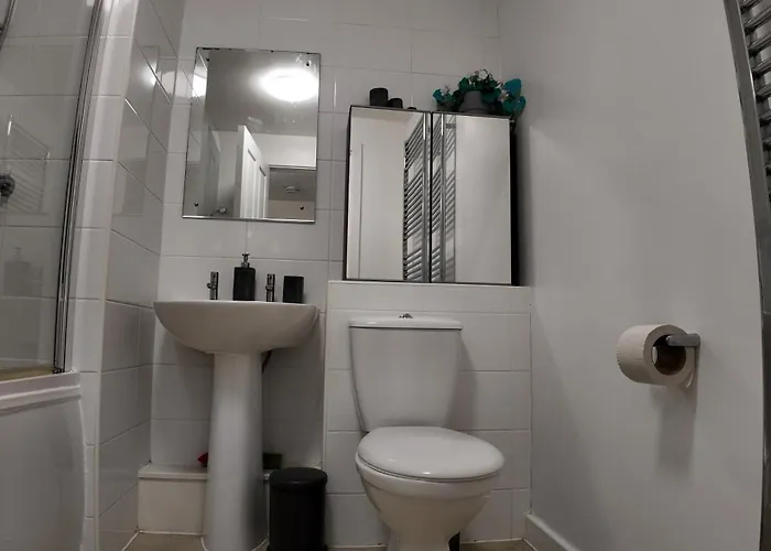 Stylish In Vibrant Salford, Manchester! Apartment *