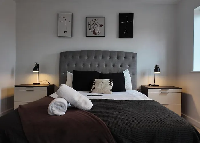 Stylish In Vibrant Salford, Manchester! * Manchester