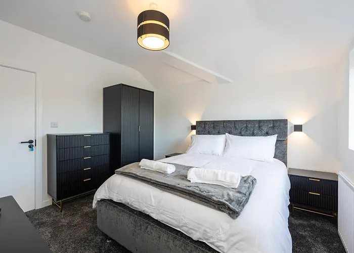 Modern 5-bed Ev Centre 10 Min Manchester