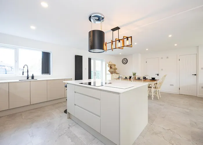 Modern 5-bed Ev Centre 10 Min Manchester