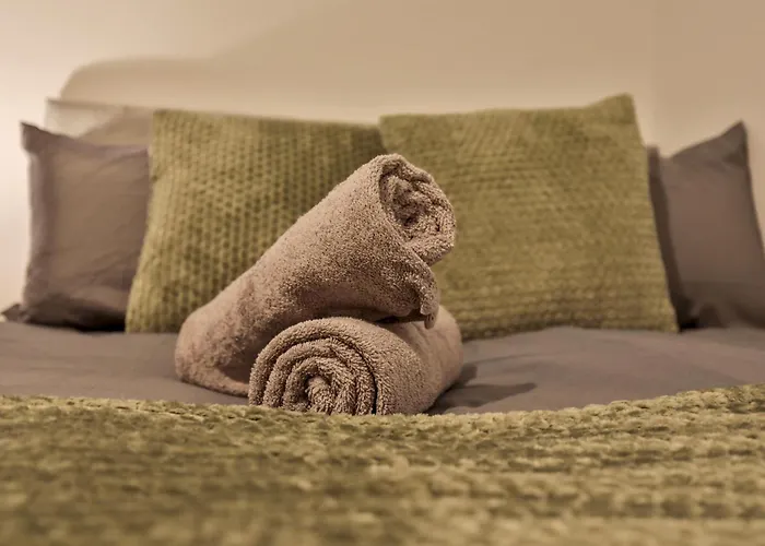 Athol House, Near Old Trafford, Free Parking Holiday home *