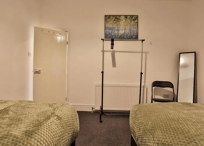 Athol House, Near Old Trafford, Free Parking Holiday home *