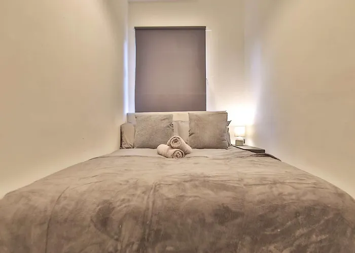 Athol House, Near Old Trafford, Free Parking Holiday home