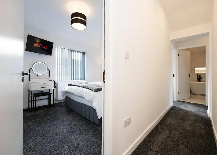 Modern 5-bed Ev Centre 10 Min Prázdninový dům *