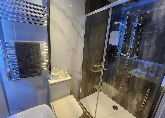 Charming Tudor White House Free Wifi 맨체스터