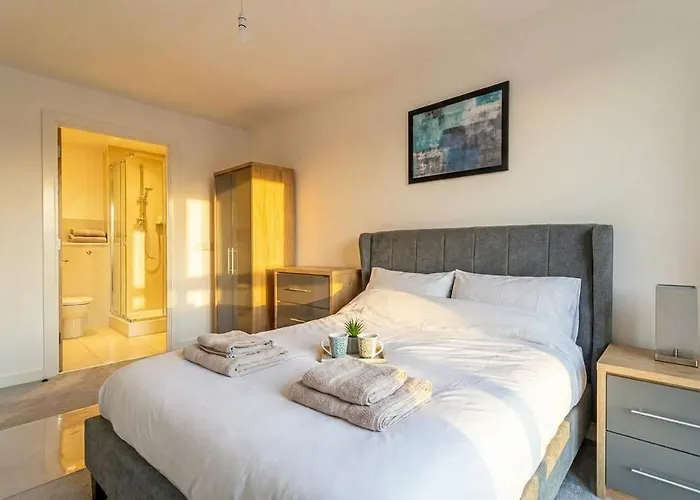 Convenient 2 Bedroom * Манчестер