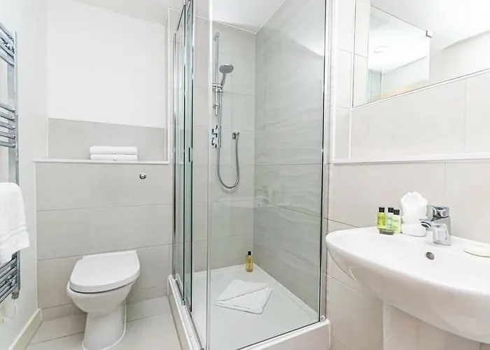 Convenient 2 Bedroom *