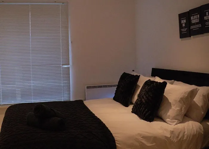 Premium 2br In Centre - Prime Location Apartment